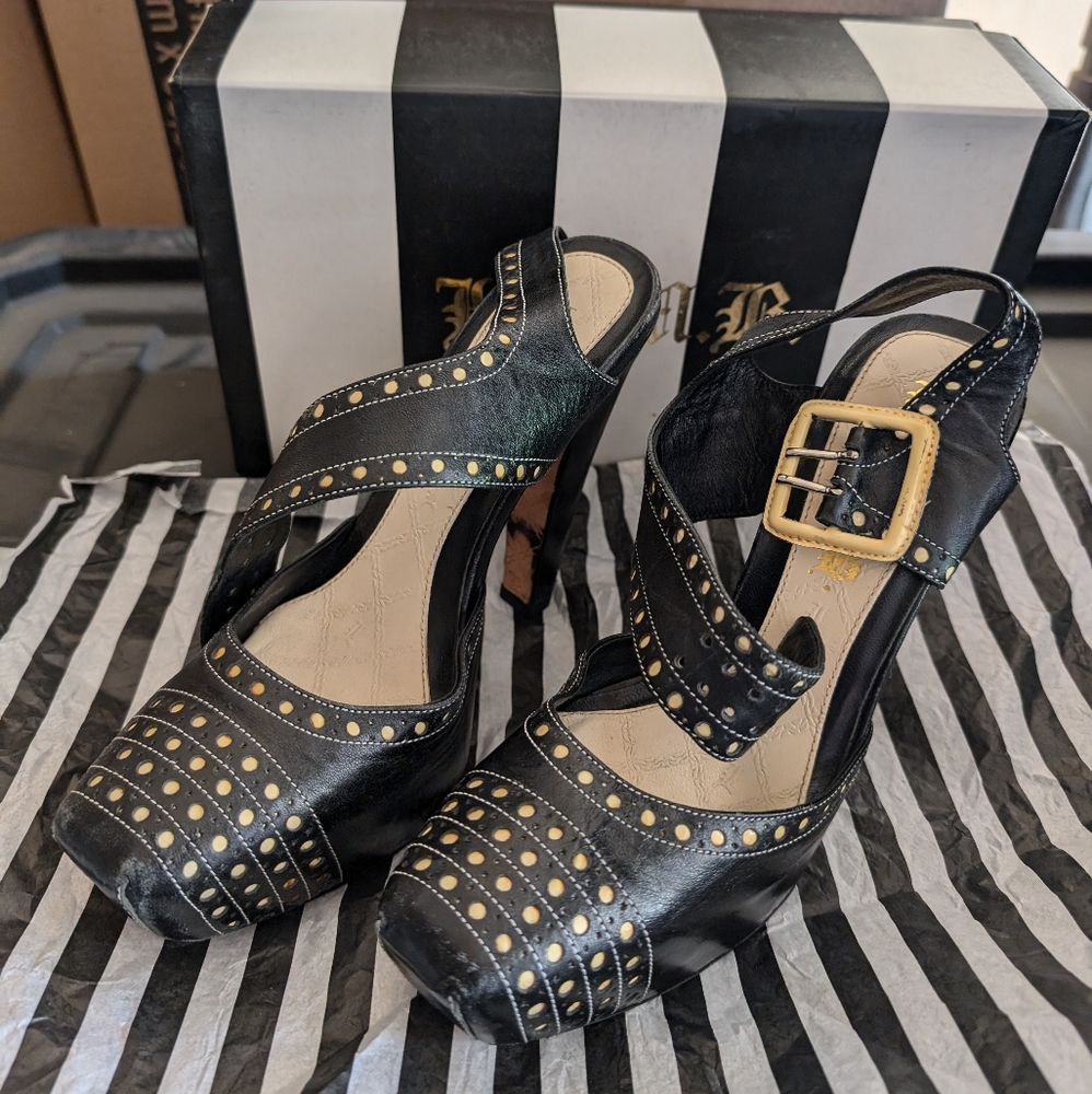 L.A.M.B by Gwen Stefani Black Heels